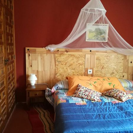 Hostal Del Tajo Peralejos de las Truchas Bagian luar foto