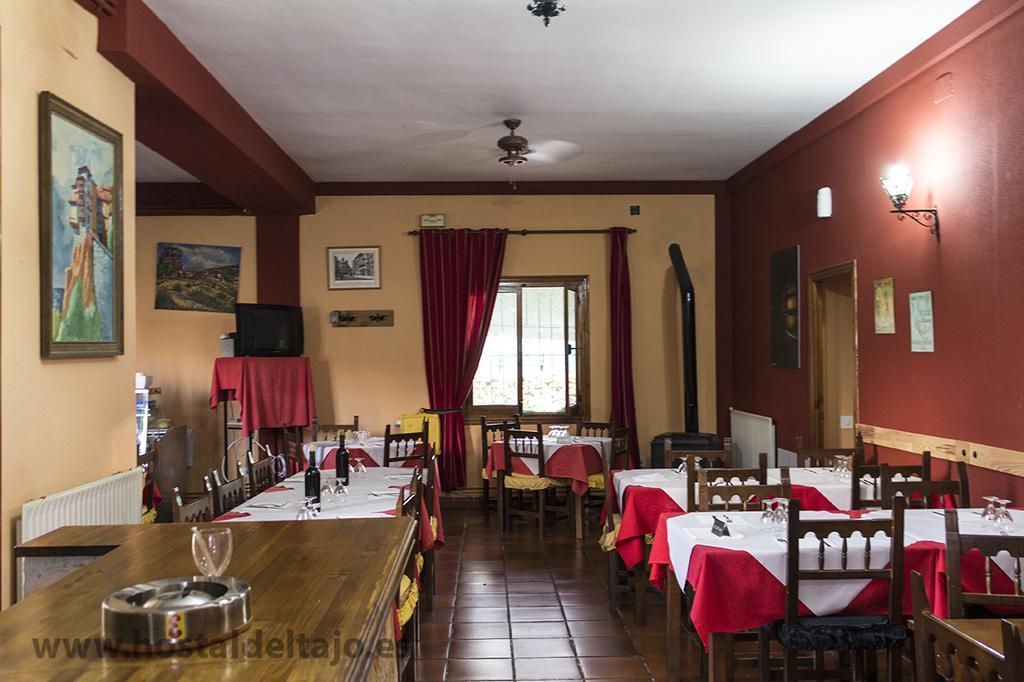 Hostal Del Tajo Peralejos de las Truchas Bagian luar foto