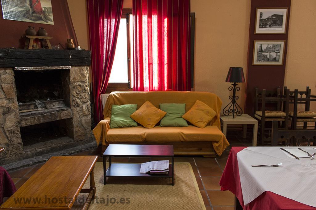 Hostal Del Tajo Peralejos de las Truchas Bagian luar foto