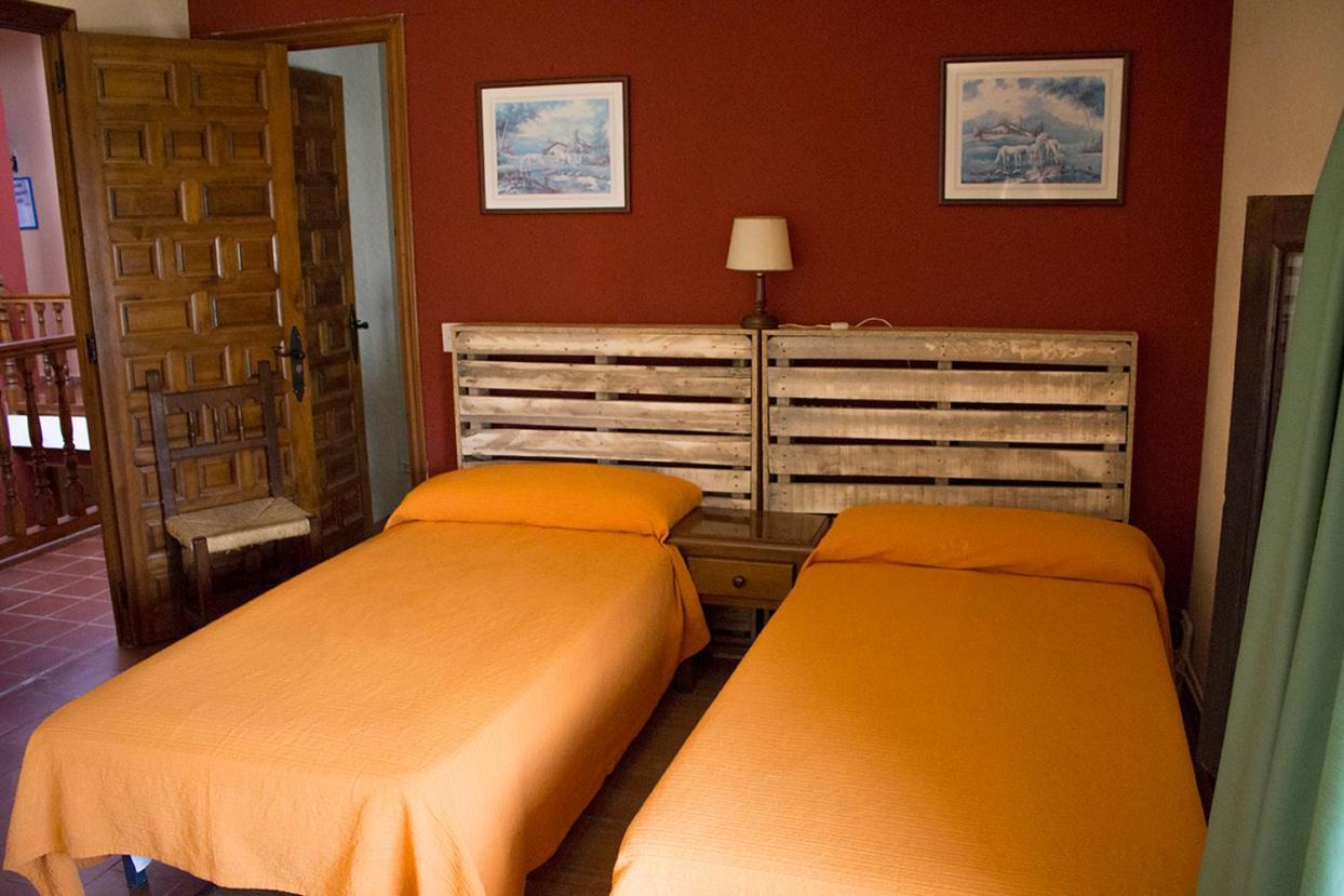 Hostal Del Tajo Peralejos de las Truchas Bagian luar foto
