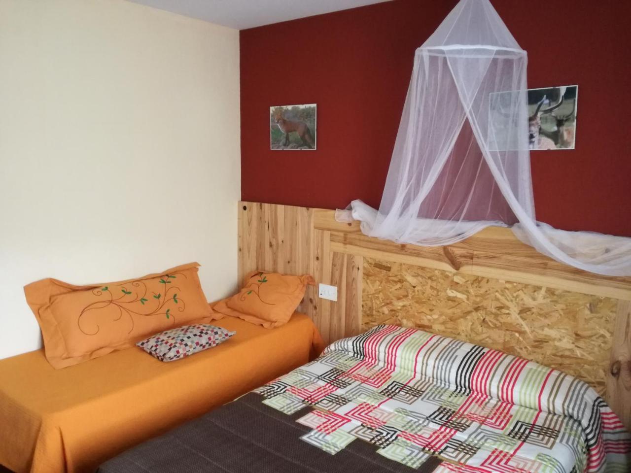 Hostal Del Tajo Peralejos de las Truchas Bagian luar foto